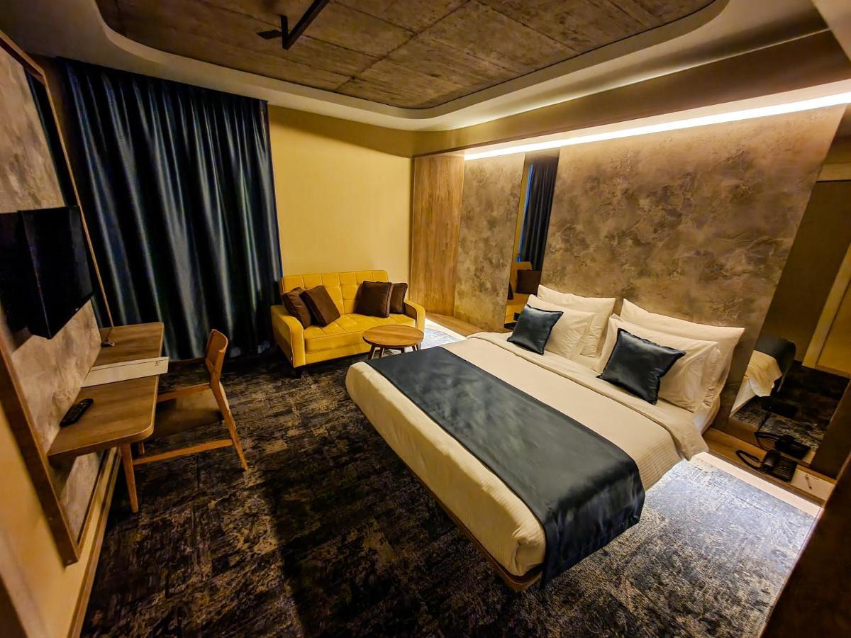 Hotel City Code Ζένιτσα Εξωτερικό φωτογραφία